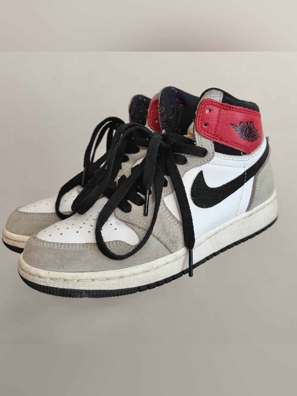 Air Jordan 1 Retro High Kids Sneakers Size 3.5Y